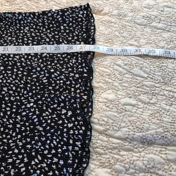 Woman’s sleeveless top with sparkle ❇️ - Picture 8 of 8